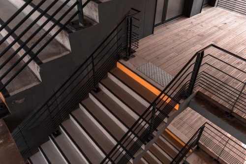Comment poser du parquet flottant sur un escalier ?