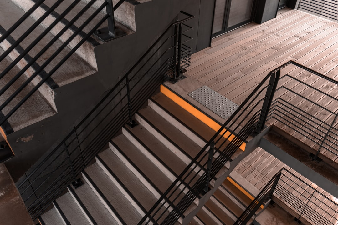 Comment réparer un escalier affaissé ?